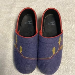 Dansko Purple Clogs  Wool Felted with Embroidered leaves size 38 lightly used